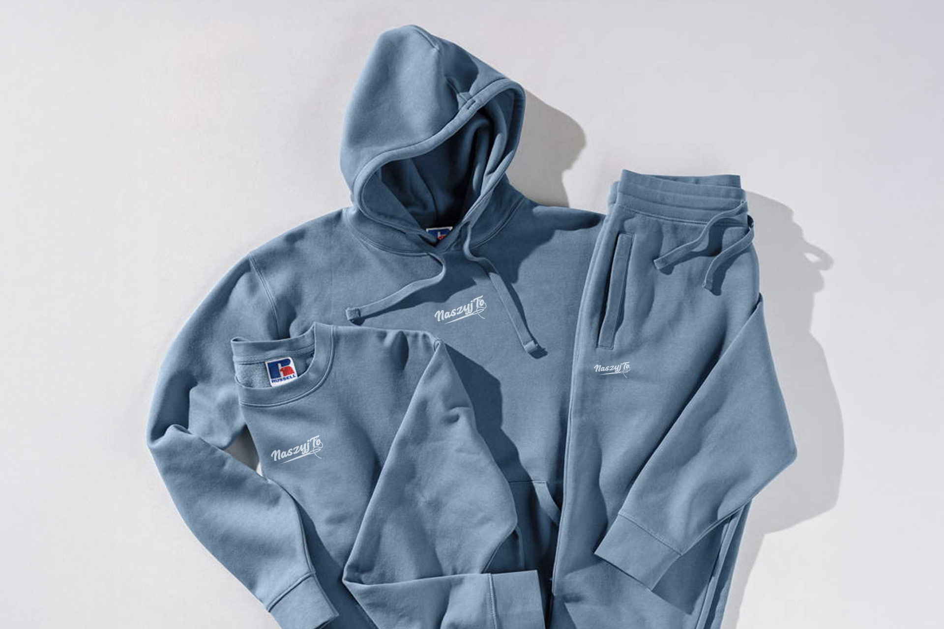 Koszulki na wieszakach - Slajd #2